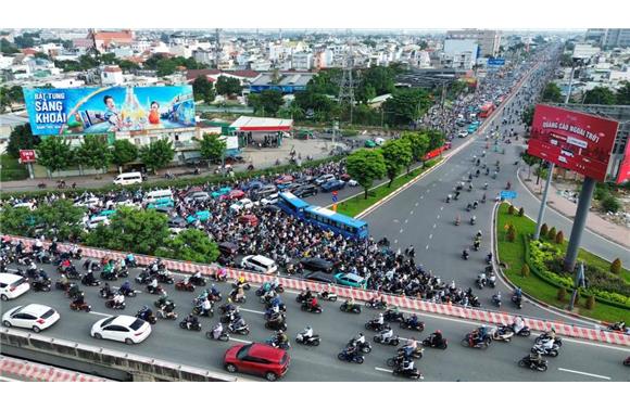 TP HCM SẼ KHỞI CÔNG MỞ RỘNG QUỐC LỘ 13 NĂM 2026 