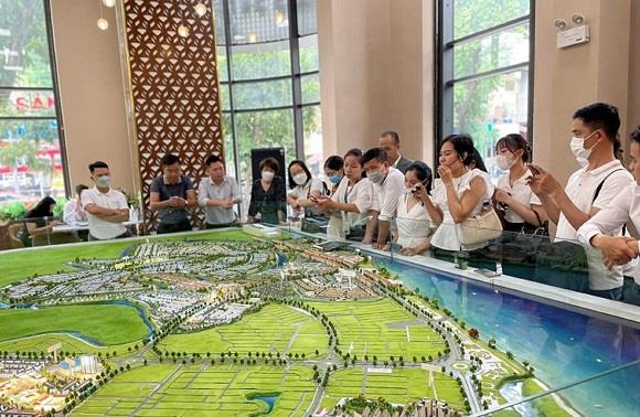 Thị trường vui trở lại, doanh thu kinh doanh bất động sản TP.HCM đạt h...
